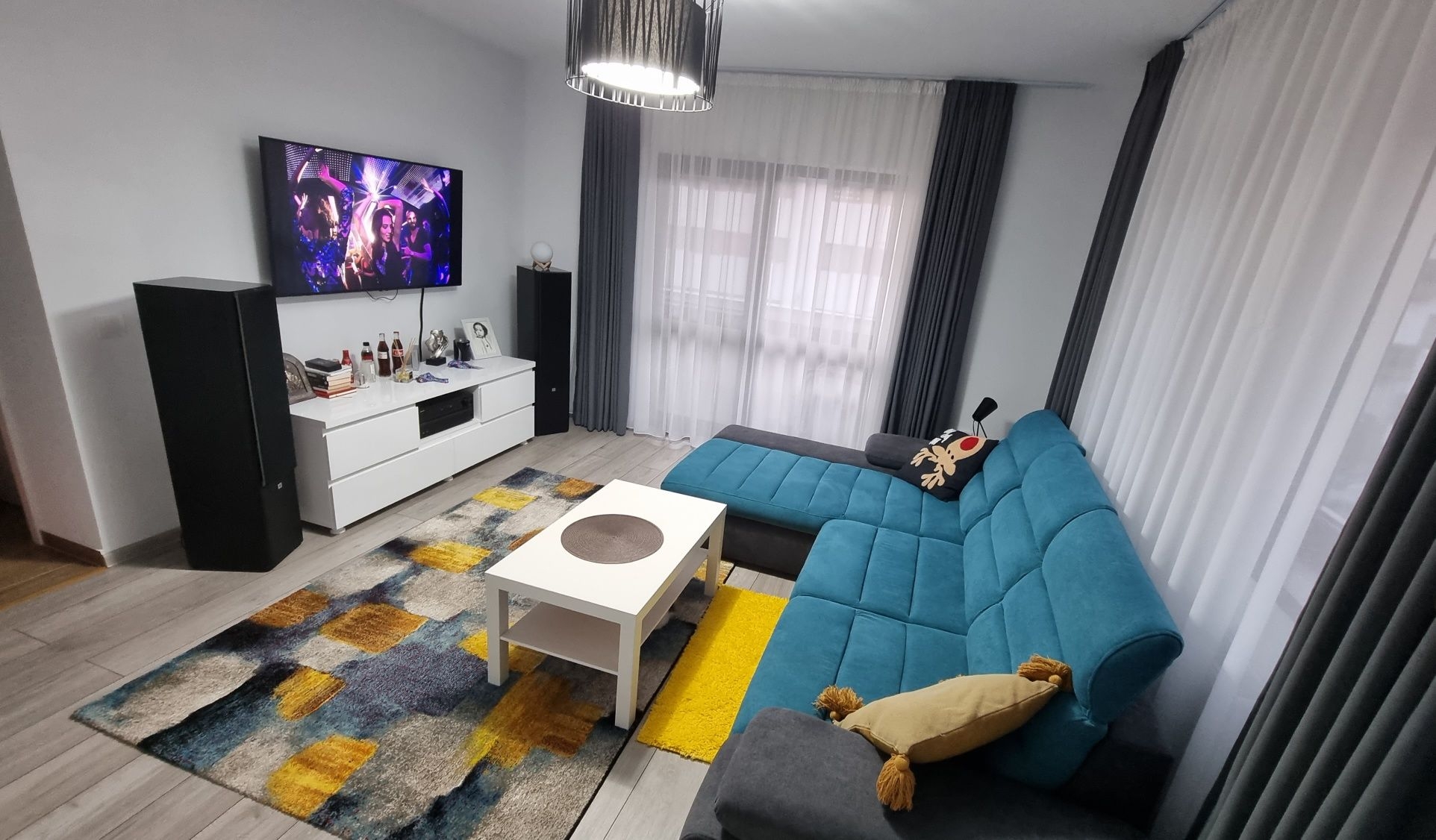 Apartament 3 camere decomandate prin calda linie cromatica, utilat si mobilat, Sanpetru, Brasov