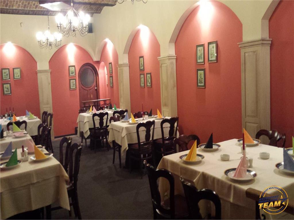 Restaurant/ Club Privat etc, pe fila Cetatii Istorice a Brasovului,