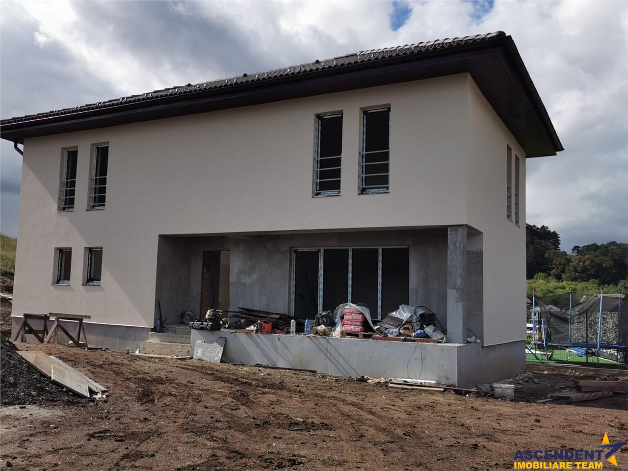 Proiect modern, proprietate premium, casa 4 camere si 800 mp teren,Sanpetru, Brasov