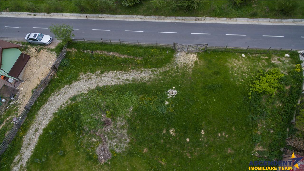 Deschidere la asfalt, in peisagistica montana, 1.500 mp intravilan, Zarnesti, Brasov