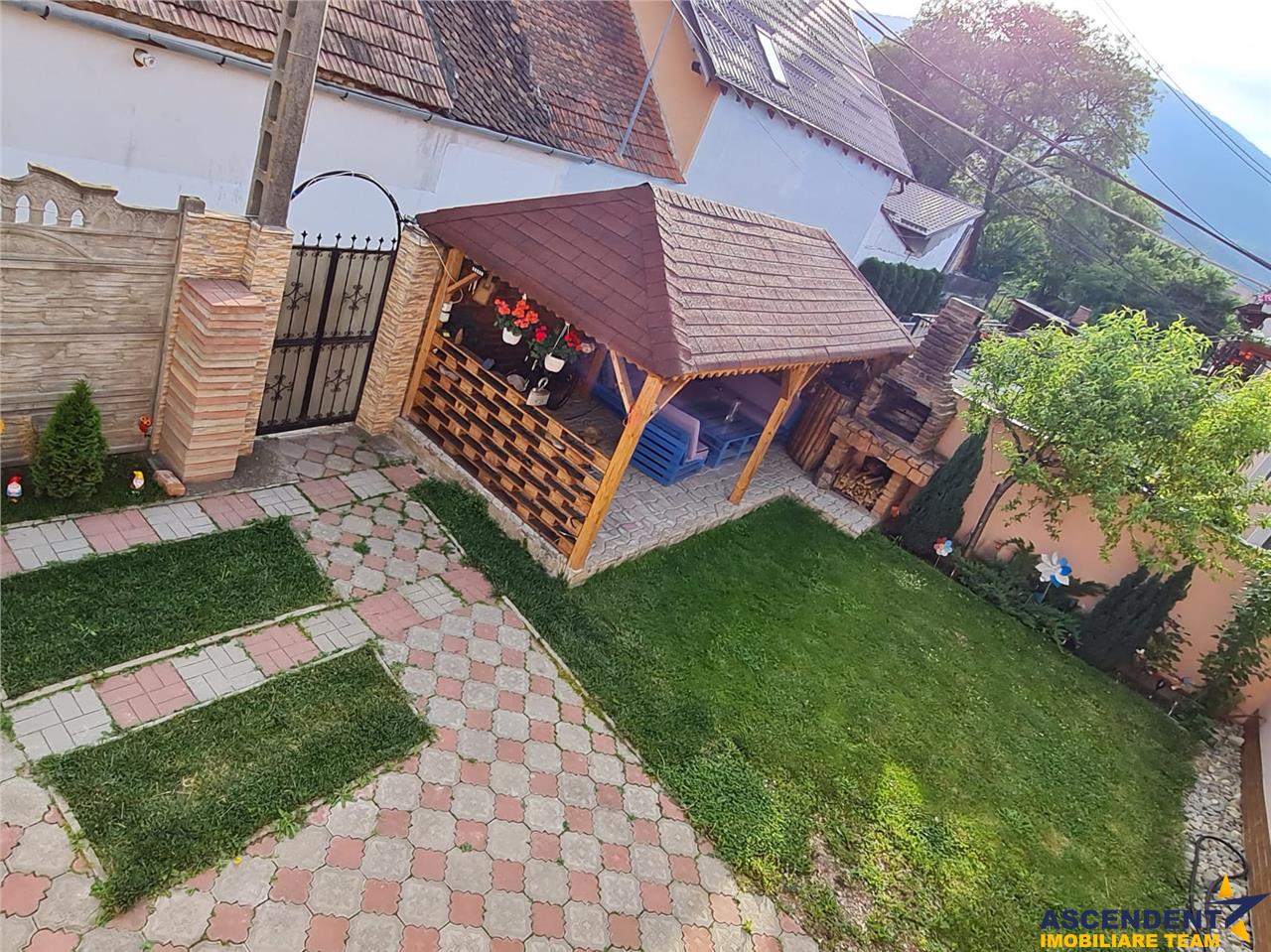 3D! Cu terasa, foisor, gradina, pretabil si pentru doua familii, Codlea, Brasov