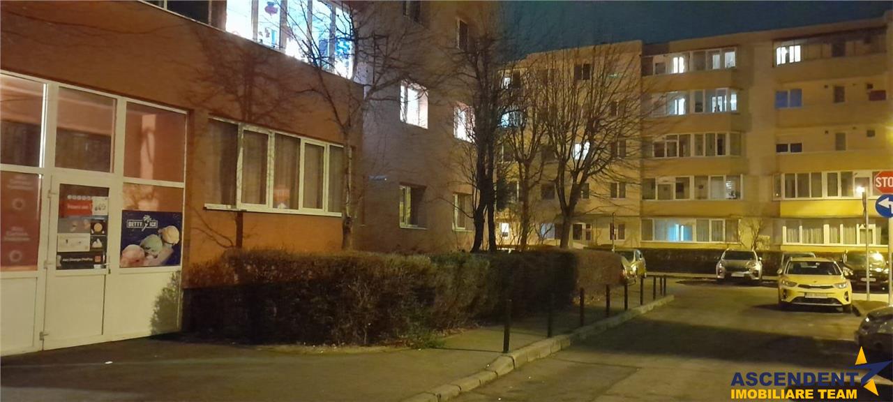 Decomandat, doua bai, balcon, loc parcare, Astra  Racadau, Brasov