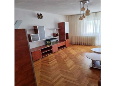 OFERTA REZERVATA! Apartament cu 3 camere, 2 balcoane, in zona Racadau, Brasov