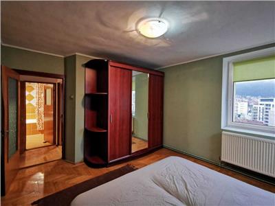 Apartament cu 3 camere, Brasov
