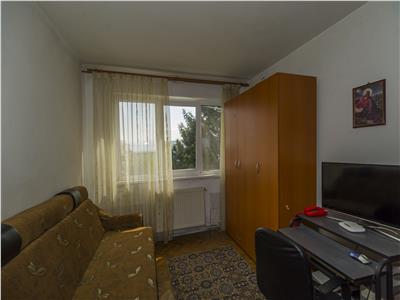 Apartament doua camere, imbratisat de spatiu verde, pozitie avantajoasa, Brasov