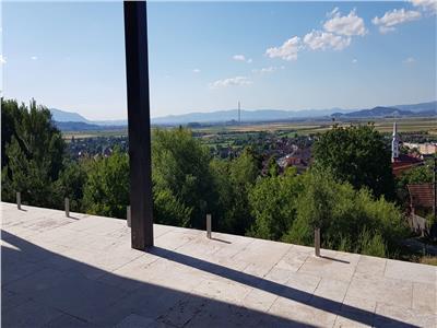 Cu terasa generoasa,segmentul premium, panorama deosebita spre Tara Barsei! Sacele, Brasov