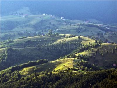 Pe domeniu de 7.000 mp teren,in peisaj de poveste, doua case, Sirnea  Bran, Brasov