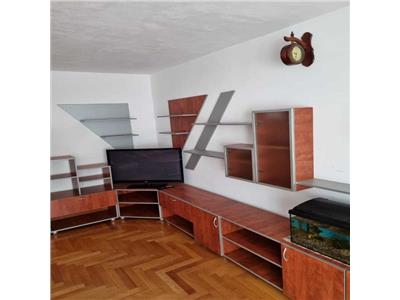 Apartament cu 3 camere, 2 balcoane, in zona Racadau, Brasov