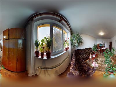 FILM &Tur 3D! Un colt de liniste,sub aripa padurii,cu livada, incantare florala, vedere panoramica,Central, Brasov