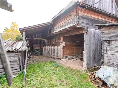Casa din lemn, cu aproape 900mp, in localitatea Lutoasa, Judetul Covasna
